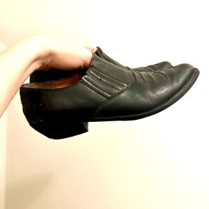 Low-cut cowgirl ankle boots with Cuban heel 8-8.5